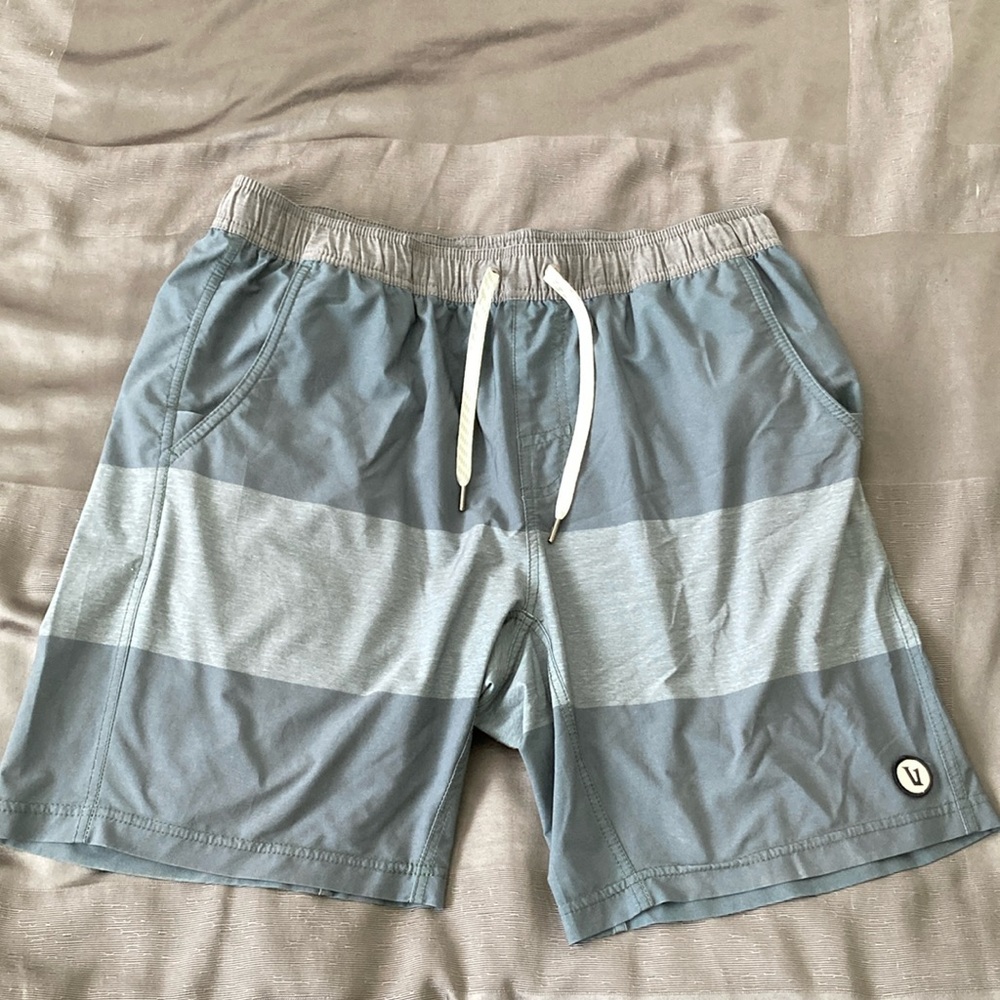 Vuori Kore Shorts Size L 7.5 inseam. Darker green and a lighter green.